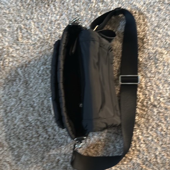 Marc Jacobs Messenger Bag - Picture 5 of 5